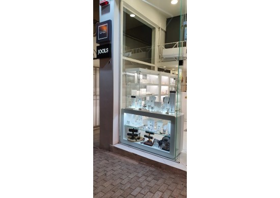 ΕΠΙΠΛΟ ΚΟΣΜΗΜΑΤΟΠΩΛΕΙΟΥ