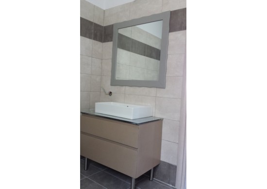 ΕΠΙΠΛΟ ΜΠΑΝΙΟΥ