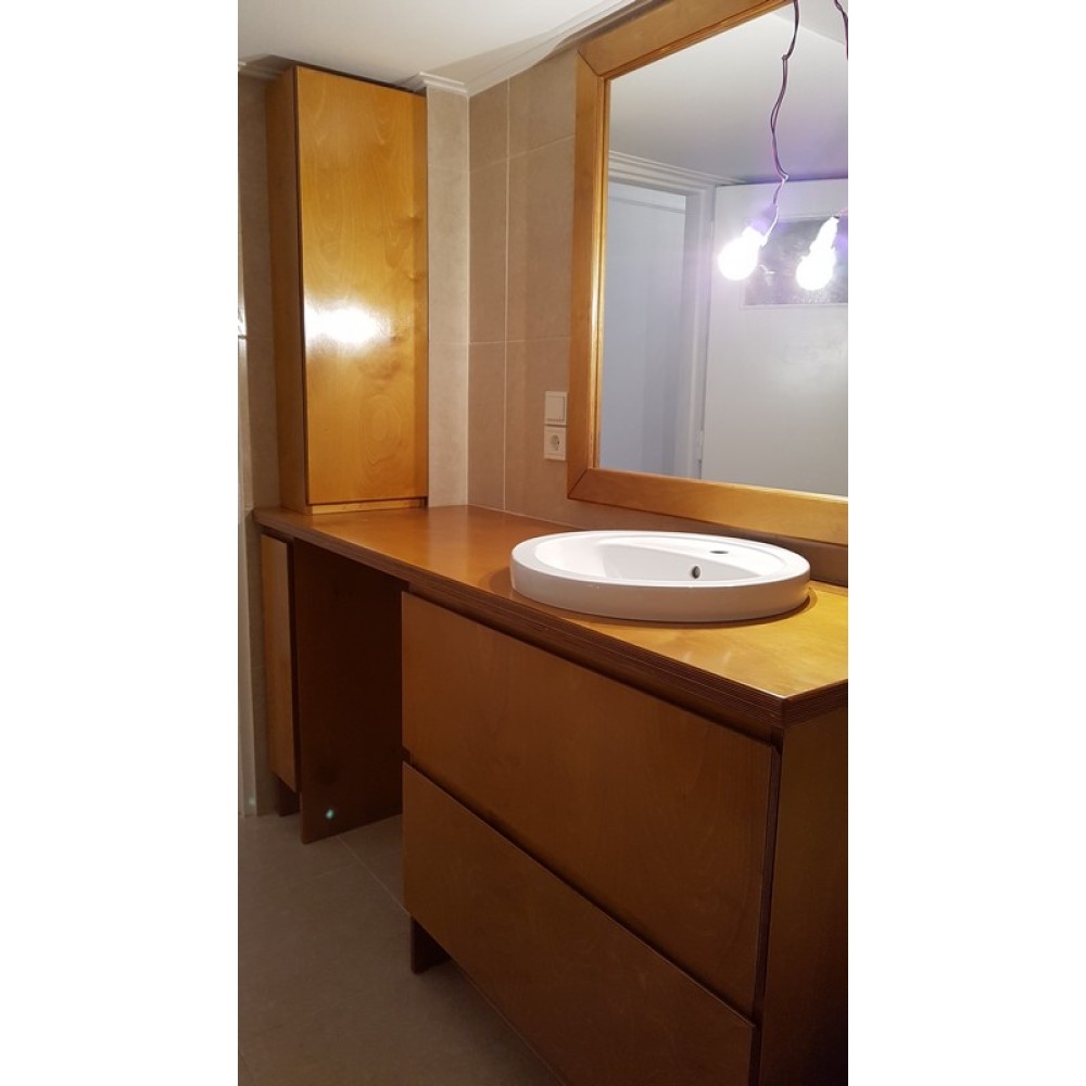 ΕΠΙΠΛΟ ΜΠΑΝΙΟΥ