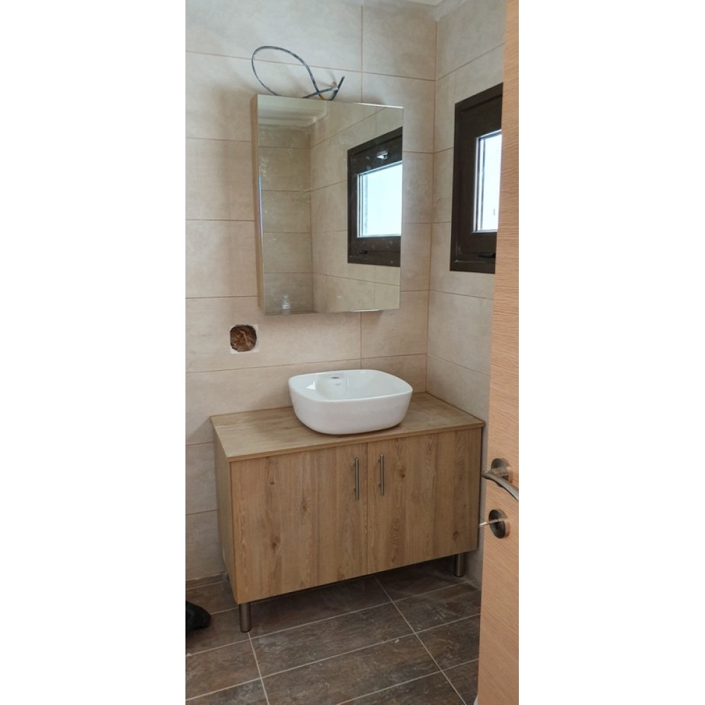 ΕΠΙΠΛΟ ΜΠΑΝΙΟΥ