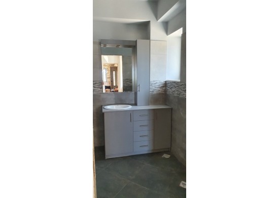 ΕΠΙΠΛΟ ΜΠΑΝΙΟΥ