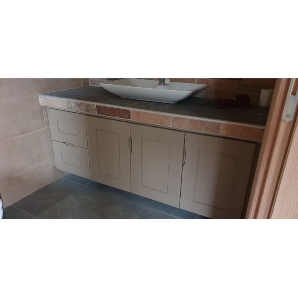 ΕΠΙΠΛΟ ΜΠΑΝΙΟΥ