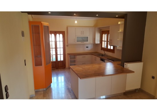 ΚΟΥΖΙΝΑ ΒΑΚΕΛΙΤΗ