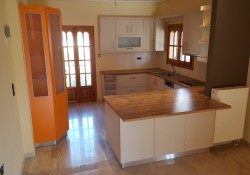 ΚΟΥΖΙΝΑ ΒΑΚΕΛΙΤΗ