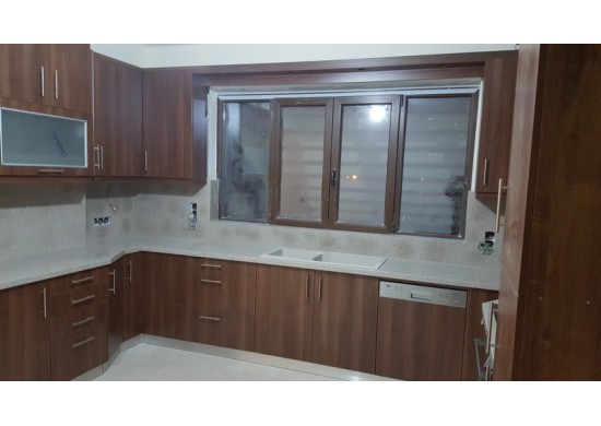 ΚΟΥΖΙΝΑ ΒΑΚΕΛΙΤΗ