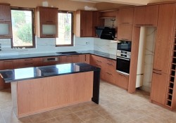 ΚΟΥΖΙΝΑ MDF ΚΑΠΛΑΜΑ ΔΡΥΣ