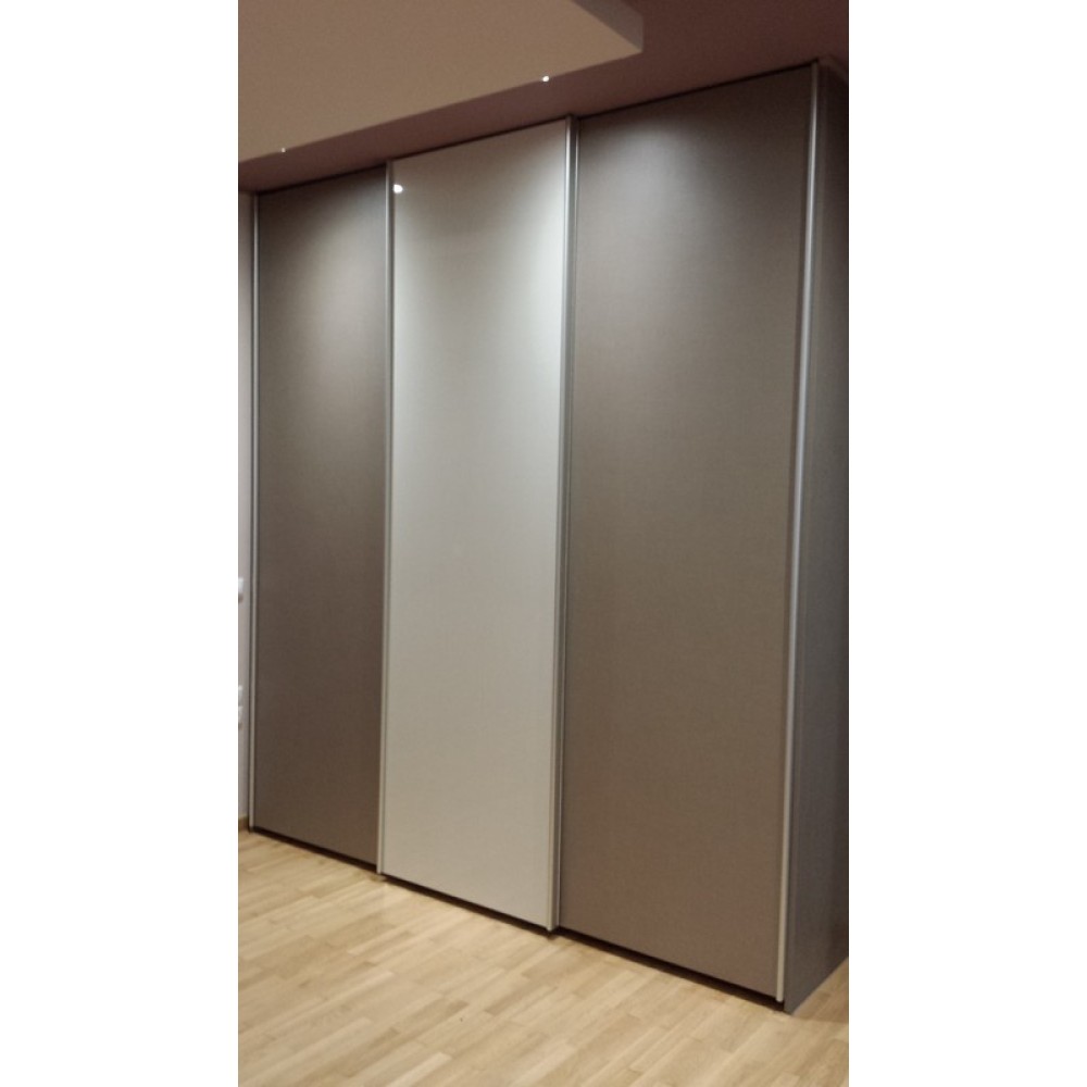 ΝΤΟΥΛΑΠΑ ΣΥΡΟΜΕΝΗ