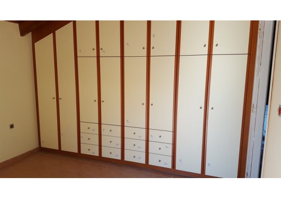 ΝΤΟΥΛΑΠΑ ΑΝΟΙΓΟΜΕΝΗ