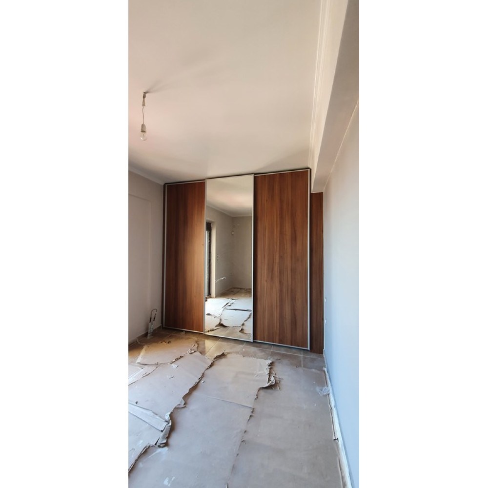 ΝΤΟΥΛΑΠΑ ΣΥΡΟΜΕΝΗ