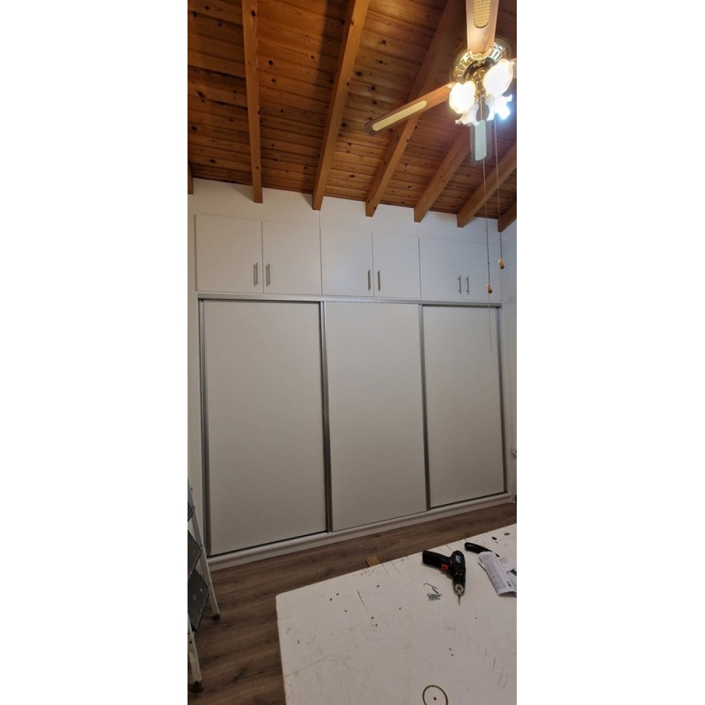 ΝΤΟΥΛΑΠΑ ΣΥΡΟΜΕΝΗ 