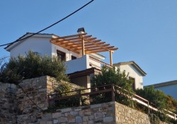 ΠΕΡΓΚΟΛΑ ΚΑΤΟΙΚΙΑΣ