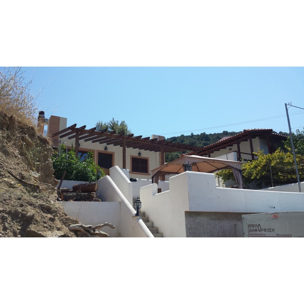 ΠΕΡΓΚΟΛΑ ΚΑΤΟΙΚΙΑΣ