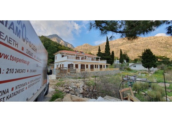 ΠΕΡΓΚΟΛΑ ΚΑΙ ΚΑΓΚΕΛΑ ΞΕΝΟΔΟΧΕΙΑΚΗΣ ΜΟΝΑΔΑΣ