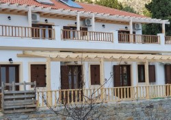 ΠΕΡΓΚΟΛΑ ΚΑΙ ΚΑΓΚΕΛΑ ΞΕΝΟΔΟΧΕΙΑΚΗΣ ΜΟΝΑΔΑΣ