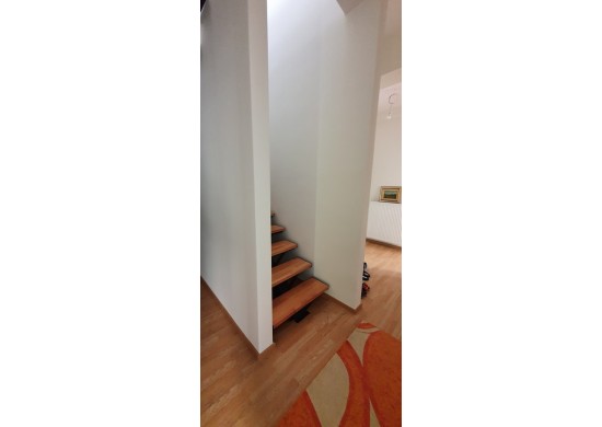 ΕΠΕΝΥΣΗ ΜΕΤΑΛΛΙΚΗΣ ΣΚΑΛΑΣ ΜΕ ΞΥΛΙΝΑ ΠΑΤΗΜΑΤΑ