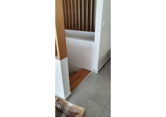 ΕΠΕΝΥΣΗ ΜΕΤΑΛΛΙΚΗΣ ΣΚΑΛΑΣ ΜΕ ΞΥΛΙΝΑ ΠΑΤΗΜΑΤΑ