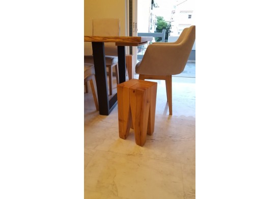 ΤΡΑΠΕΖΑΡΙΑ ΜΑΣΙΦ ΔΡΥΣ ΑΚΑΤΕΡΓΑΣΤΟ